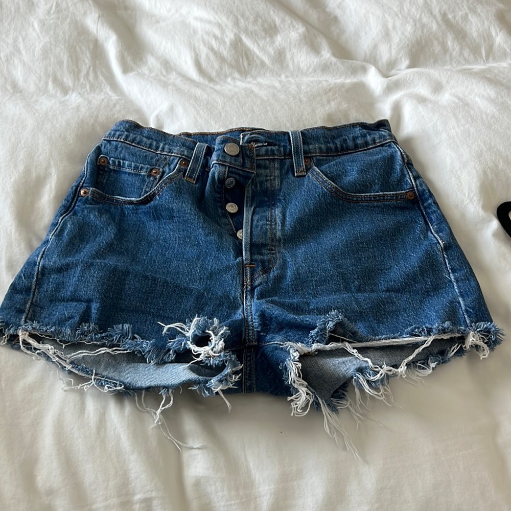 501 highwaisted cut off Levi shorts